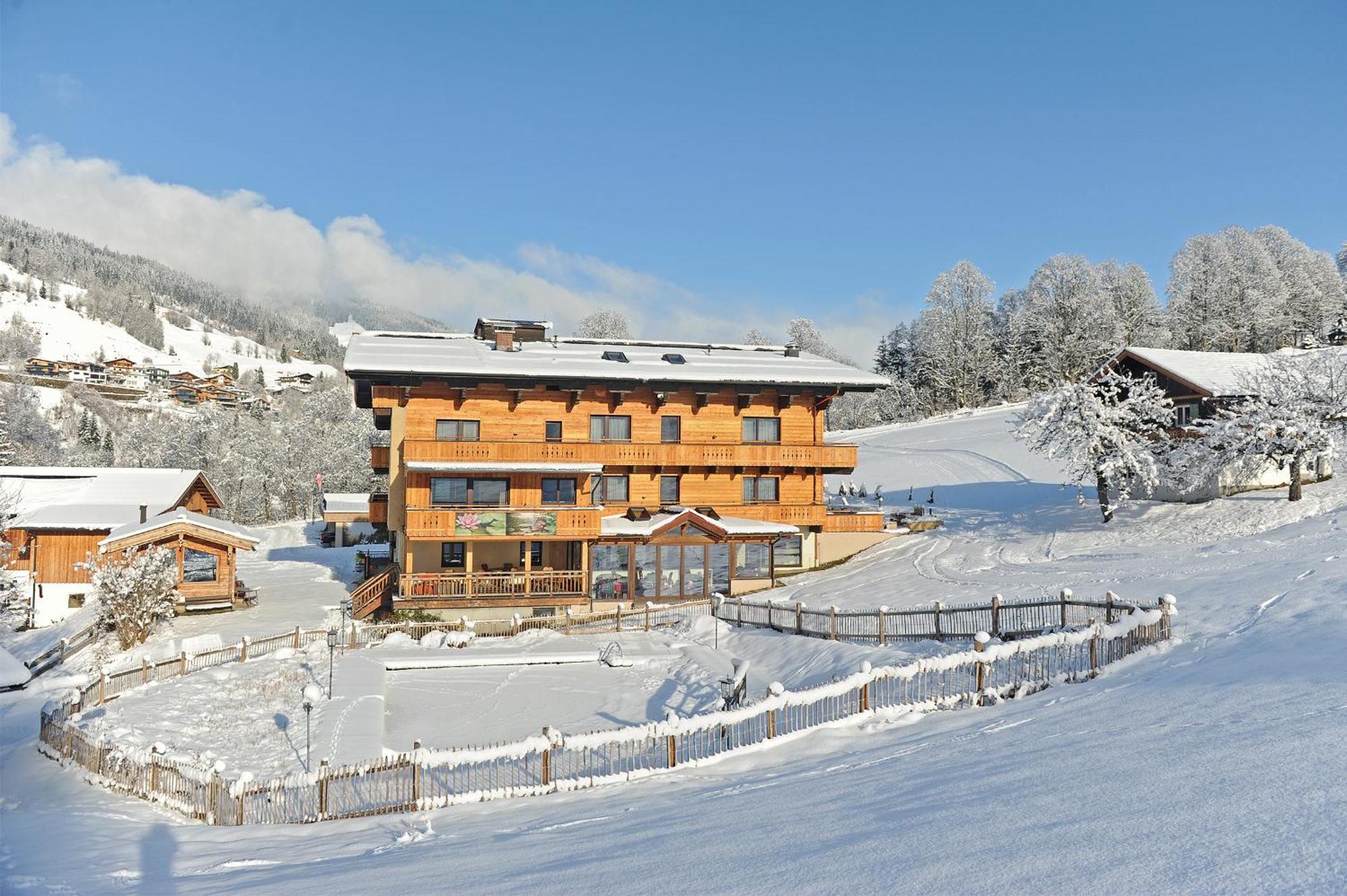 Ski In Ski Out Hotel Unterellmau Saalbach-Hinterglemm Bagian luar foto