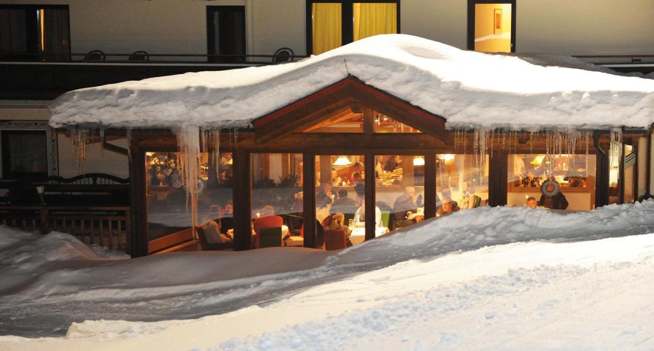 Ski In Ski Out Hotel Unterellmau Saalbach-Hinterglemm Bagian luar foto
